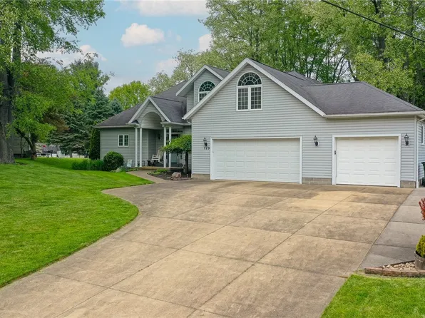 729 Norton Dr, Tallmadge, OH 44278