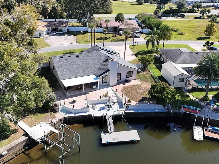 1542 SE Pinwheel Dr — Photo 4
