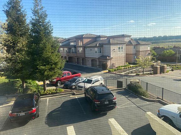 2nd image of 1328 Moon Cir