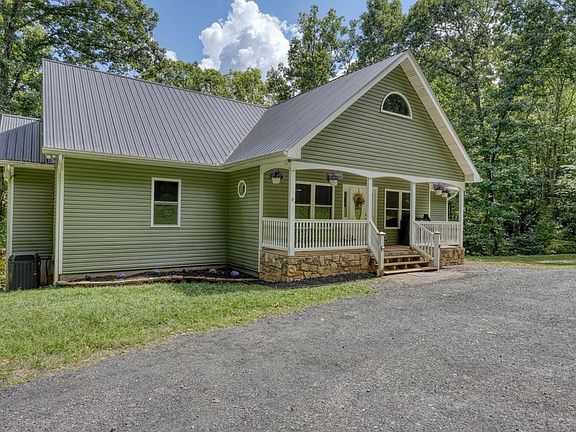 3rd image of 215 Rhodemont Trl