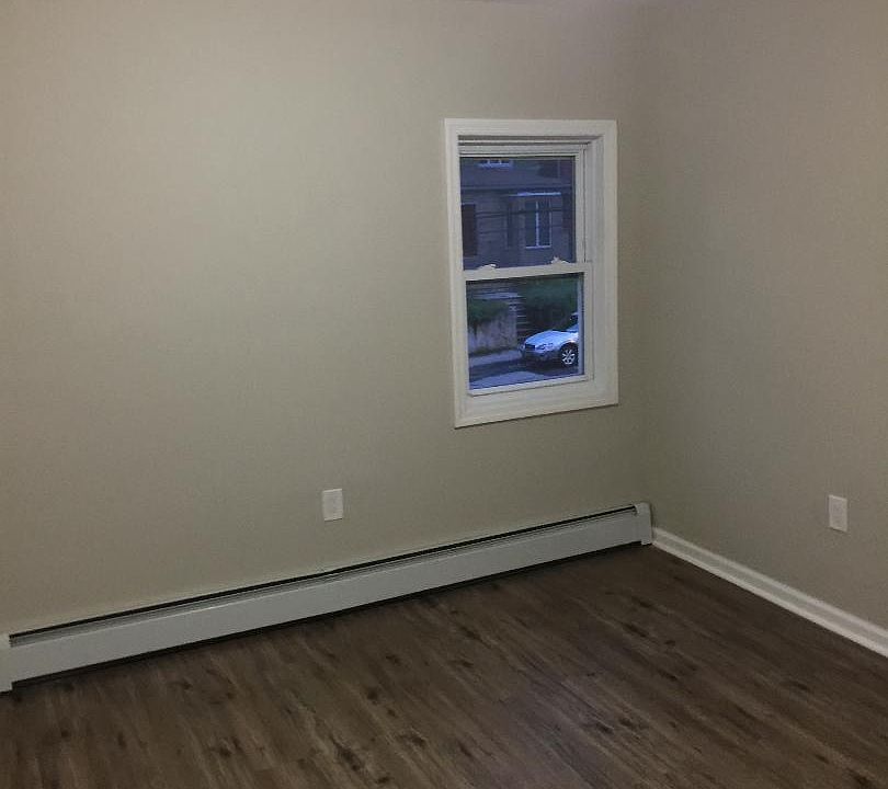2nd image of 40 De Hart Ave