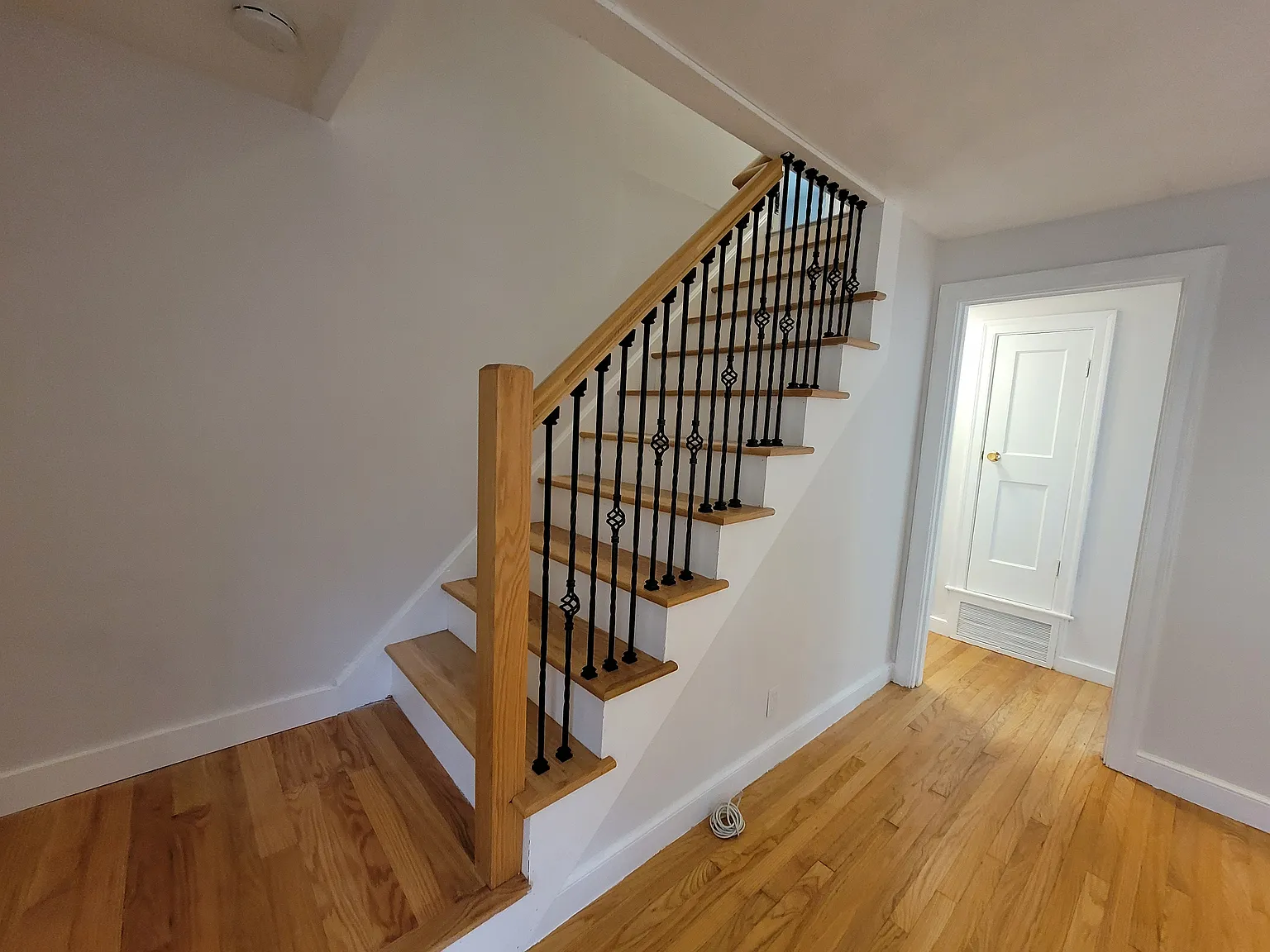 4 bed, 1344 sqft, $3,950 — Photo 3