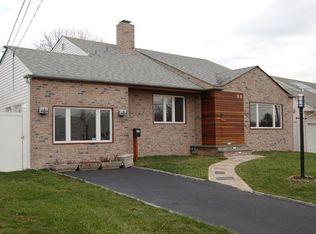 90 Broadway Ave, Colonia, NJ 07067