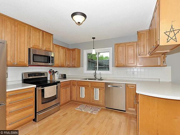 3rd image of 6803 Deerwood Ln N