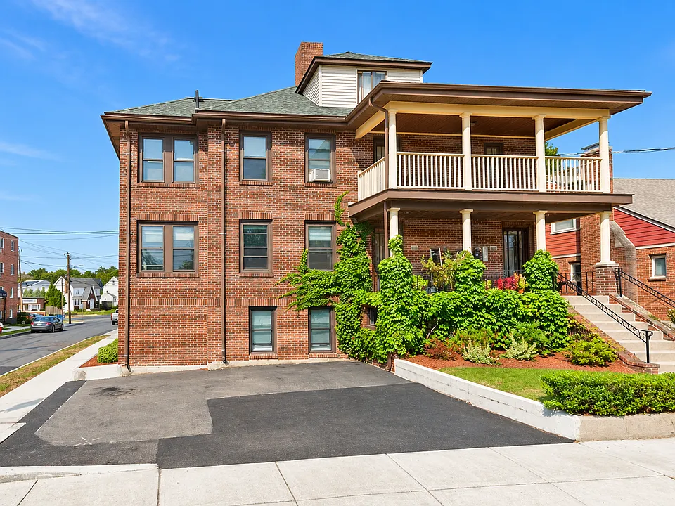 240 Waverley Ave #3