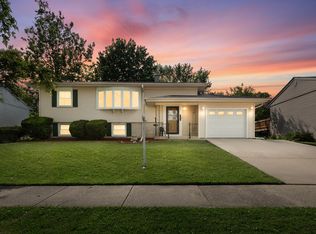 550 Weidner Rd, Buffalo Grove, IL 60089