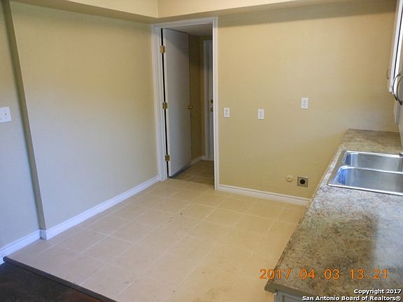 4th image of 110 Bernice Dr