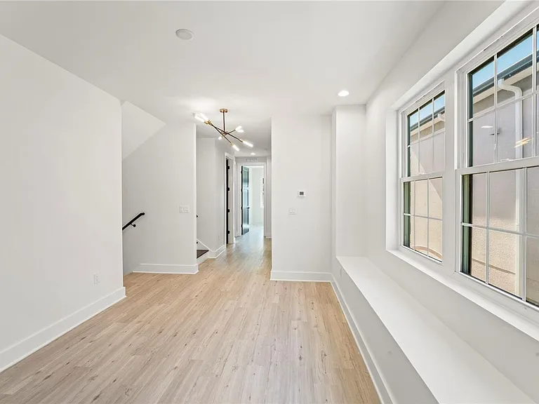 2403 W North B St #2 — Photo 10