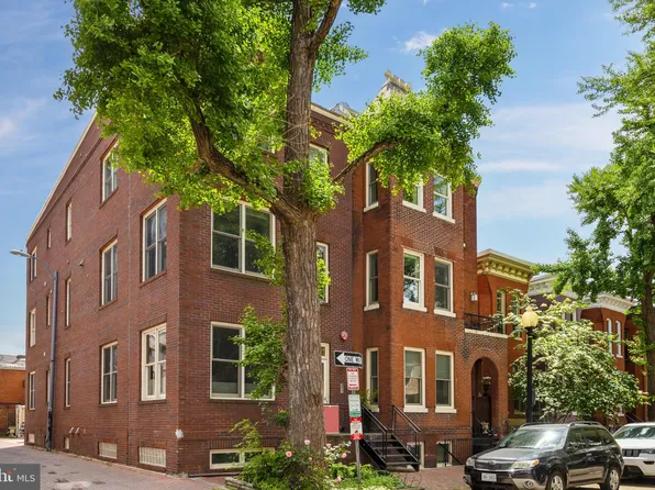 1402 Swann St NW APT 7, Washington, DC 20009