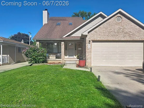 5918 N Evangeline St, Dearborn Heights, MI 48127