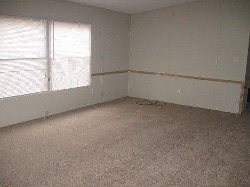 4th image of 237 Crestwood Cir