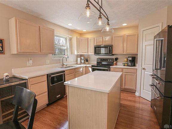 3rd image of 8889 Wildfire Ct