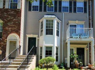 220 Sapphire Ln, Franklin Park, NJ 08823