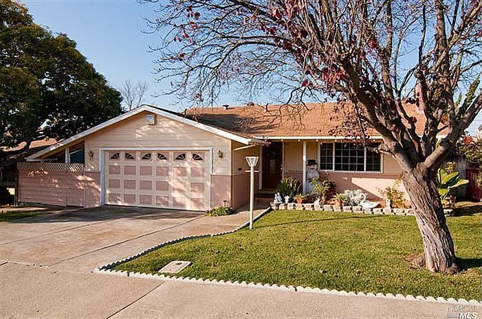 1st image of 915 N Camino Alto
