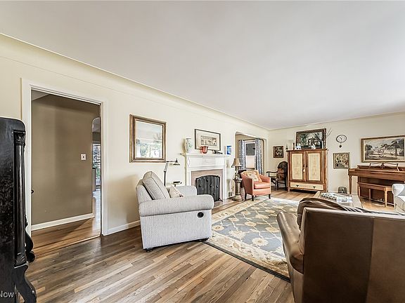 5th image of 2336 Miramar Blvd