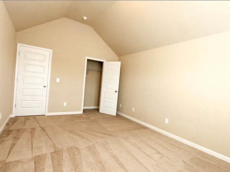 2771 Huntcliffe Dr — Photo 8