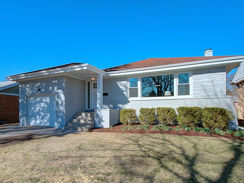 1st image of 910 Robinhood Ln