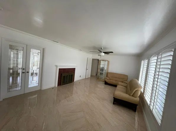 636 E McKinley Ave, Pomona, CA 91767