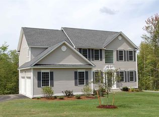 41 Lady Slipper Ln, Manchester, NH 03109