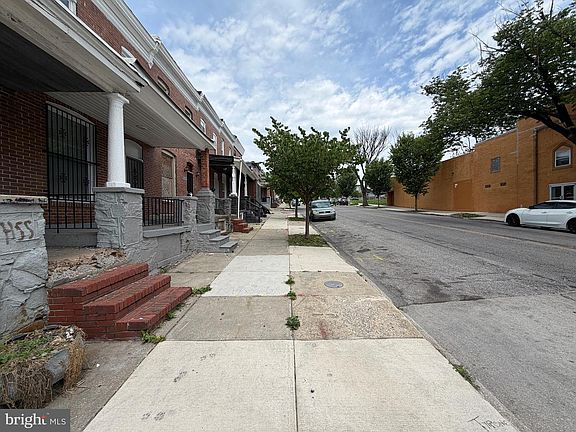5th image of 1410 N Milton Ave