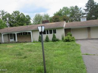 82 Hillcrest Cir, Honesdale, PA 18431