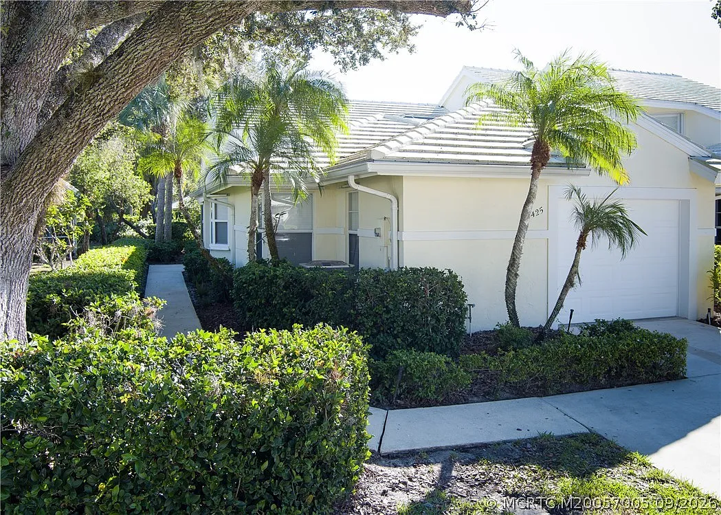 3 bed, 2.0 bath, 1585 sqft, $3,000 — Photo 3