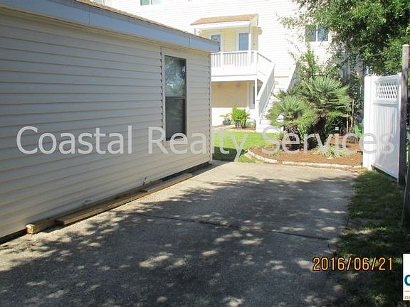 3rd image of 127 Beach Dr #C