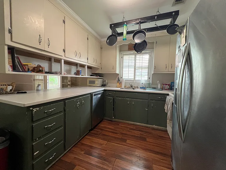209 Faculty Blvd — Photo 5