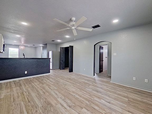 3rd image of 2315 Terrace Dr #D