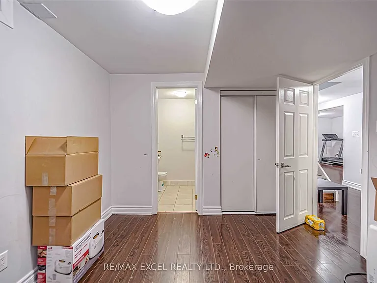 47 Whiteleaf Cres #BASEMENT — Photo 9