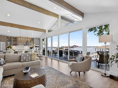 524 Sampan Dr, Tool, TX, 75143