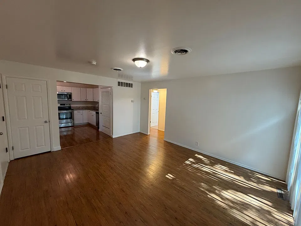 Remodeled University Two bedroom Apartment, Salt Lake City, 1,000 sq ft;