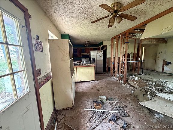 4th image of 1214 Vinson Ln