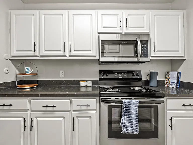 Kensington Park Apartments — Photo 10