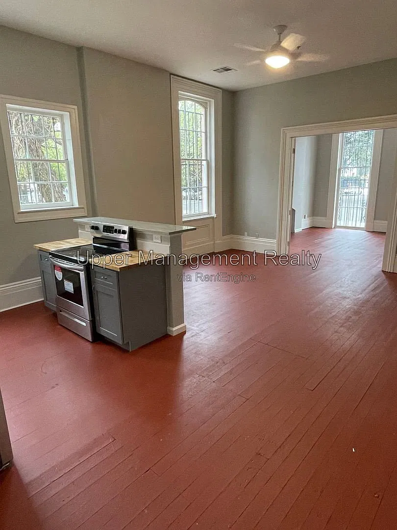 5 Baronne St — Photo 3