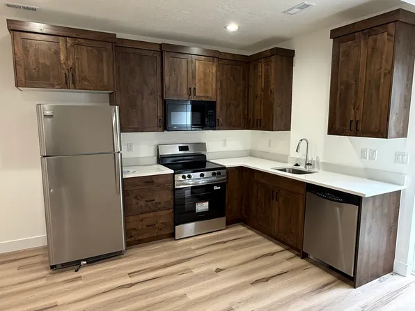 1382 W Calumet Way, Bluffdale, UT 84065