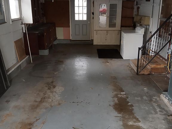One car garage