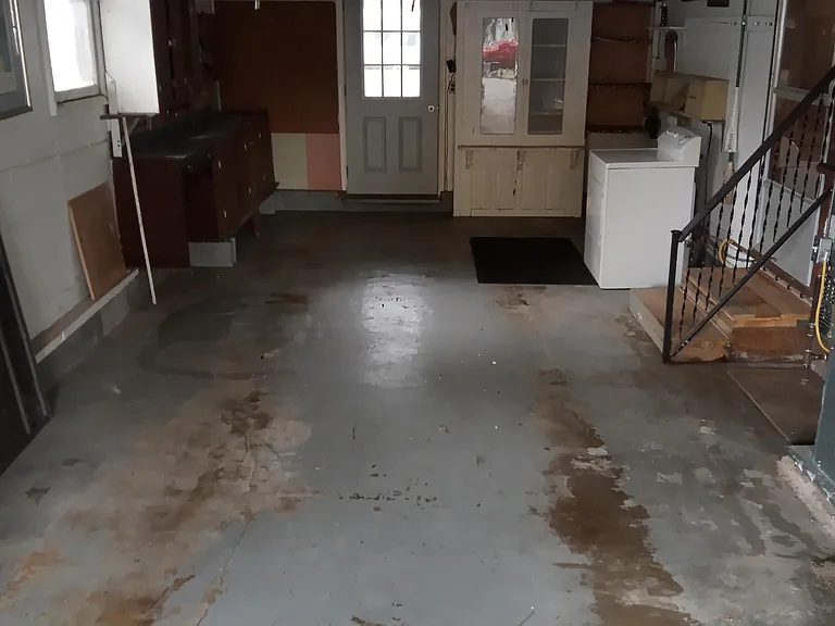 One car garage