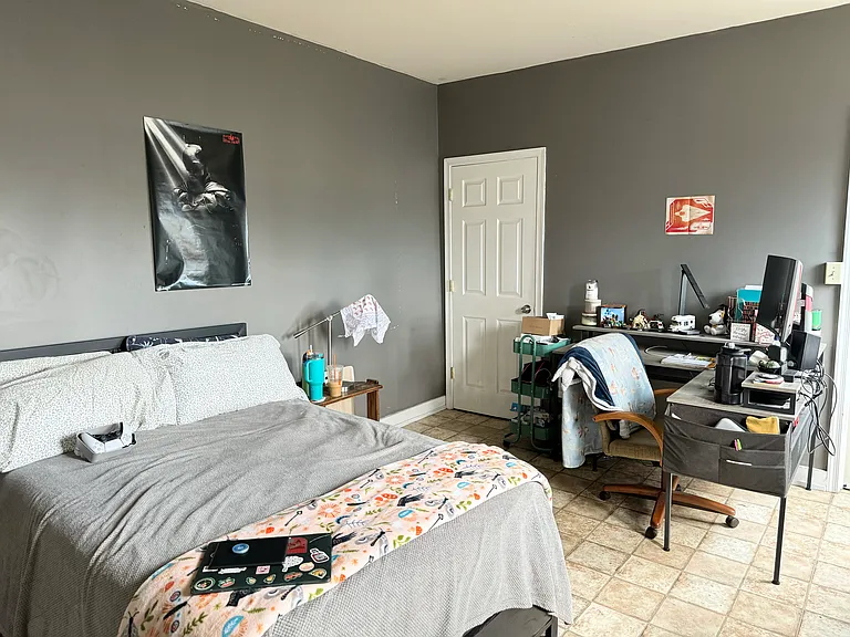339 S 4th St #2R — Photo 2