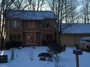 5934 Snow Apple Dr, Clarkston, MI 48346