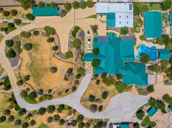 14250 Chaparral Ln, Roanoke, TX 76262