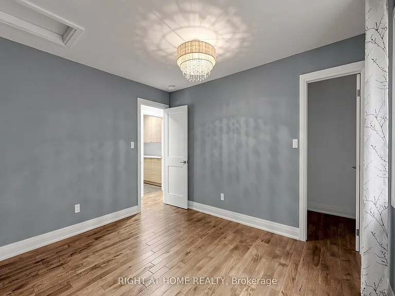 67 Bonnyview Dr — Photo 40