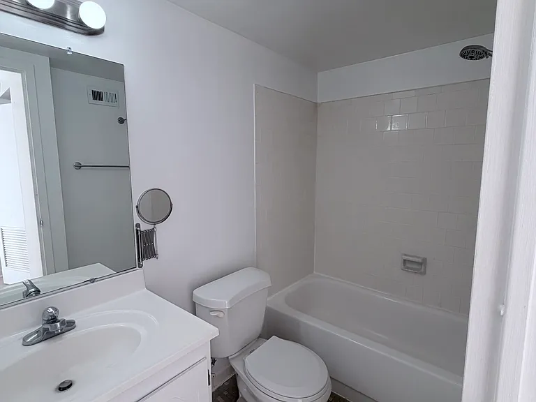 3100 S Manchester St #603 — Photo 7