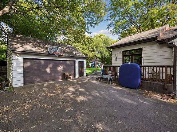5th image of 18160 Berry Ln