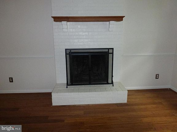 2nd image of 407 Collingwood Dr
