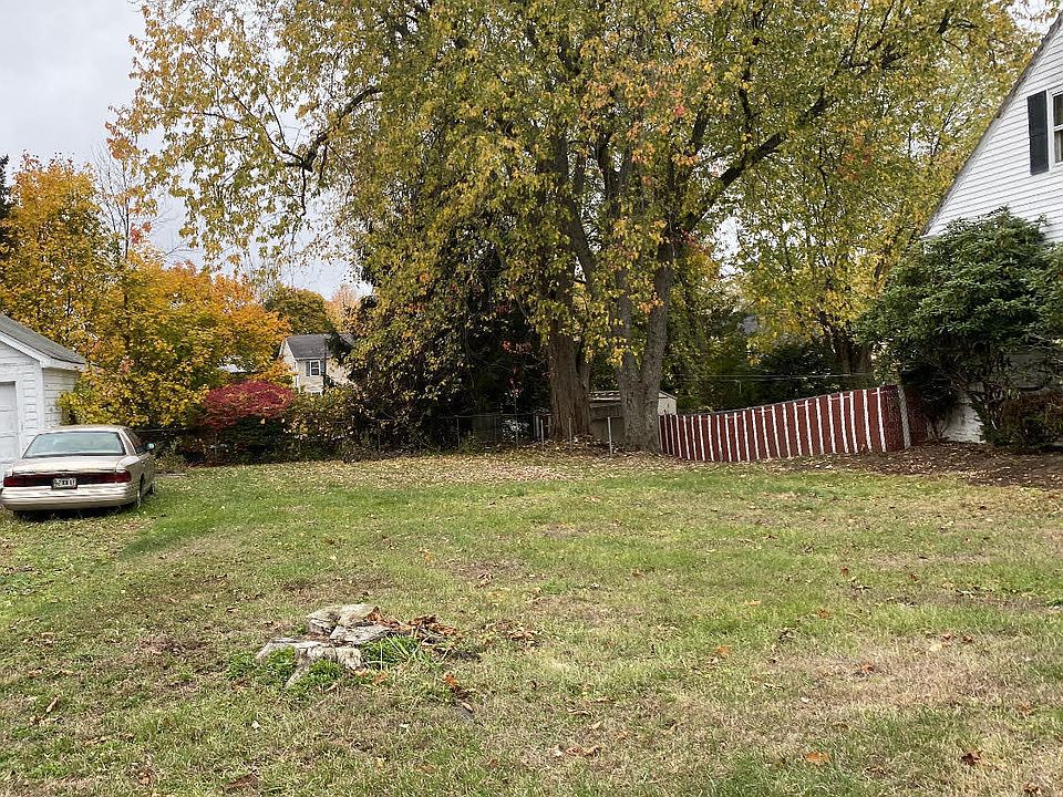 1st image of 82 Glenwood Ave