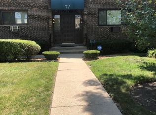 77 Central Ave APT 106, Roselle, IL 60172