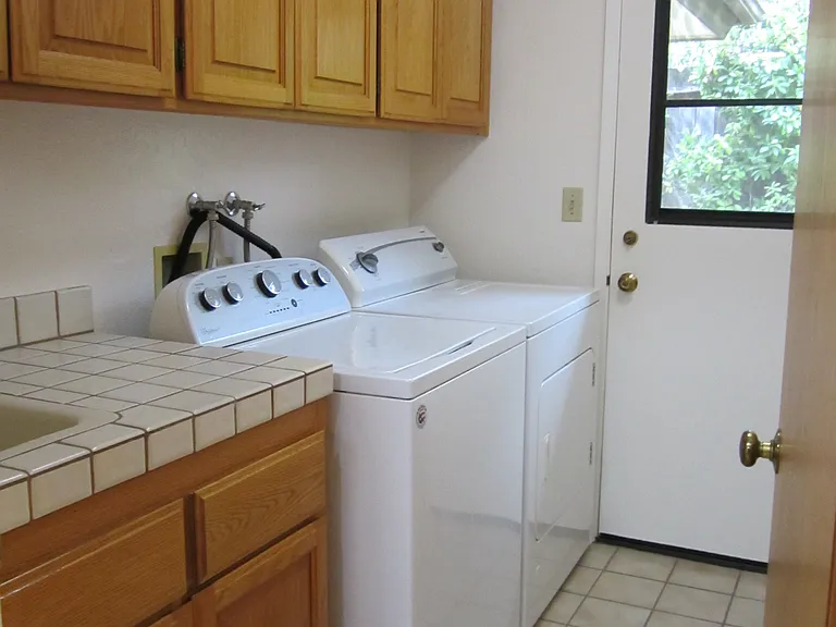 3725 Lincolnwood Dr — Photo 17