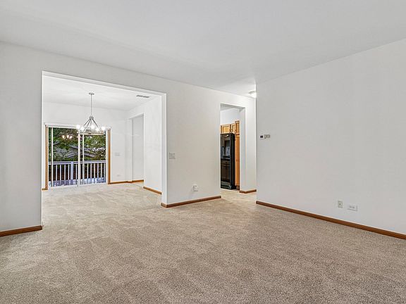 5th image of 227 Rodeo Dr
