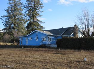 191 Country Ln, Yakima, WA 98908